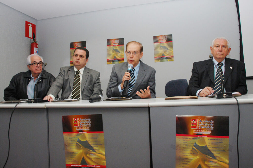 orig_plugdados-galeria-lll-forum-da-academia-mineira-de-pediatria-abertura(3)